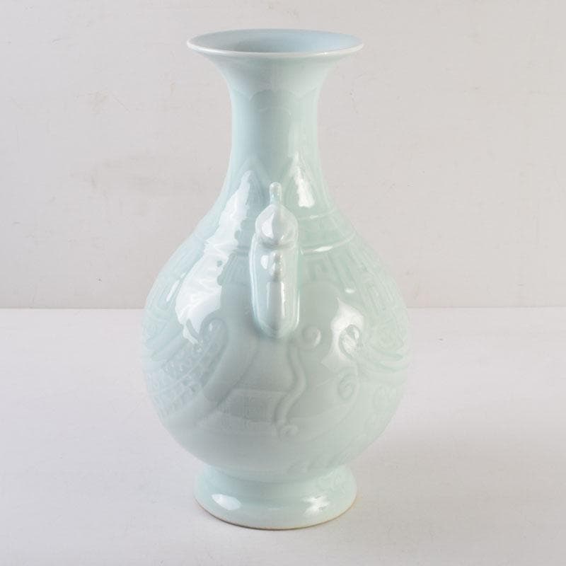 中国　大清乾隆年製款　粉青釉　双神獣耳瓶　V　8747A