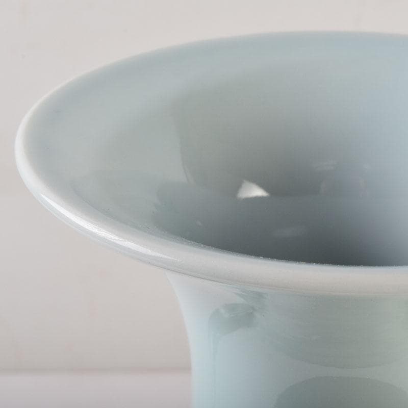 中国　大清乾隆年製款　粉青釉　双神獣耳瓶　V　8747A