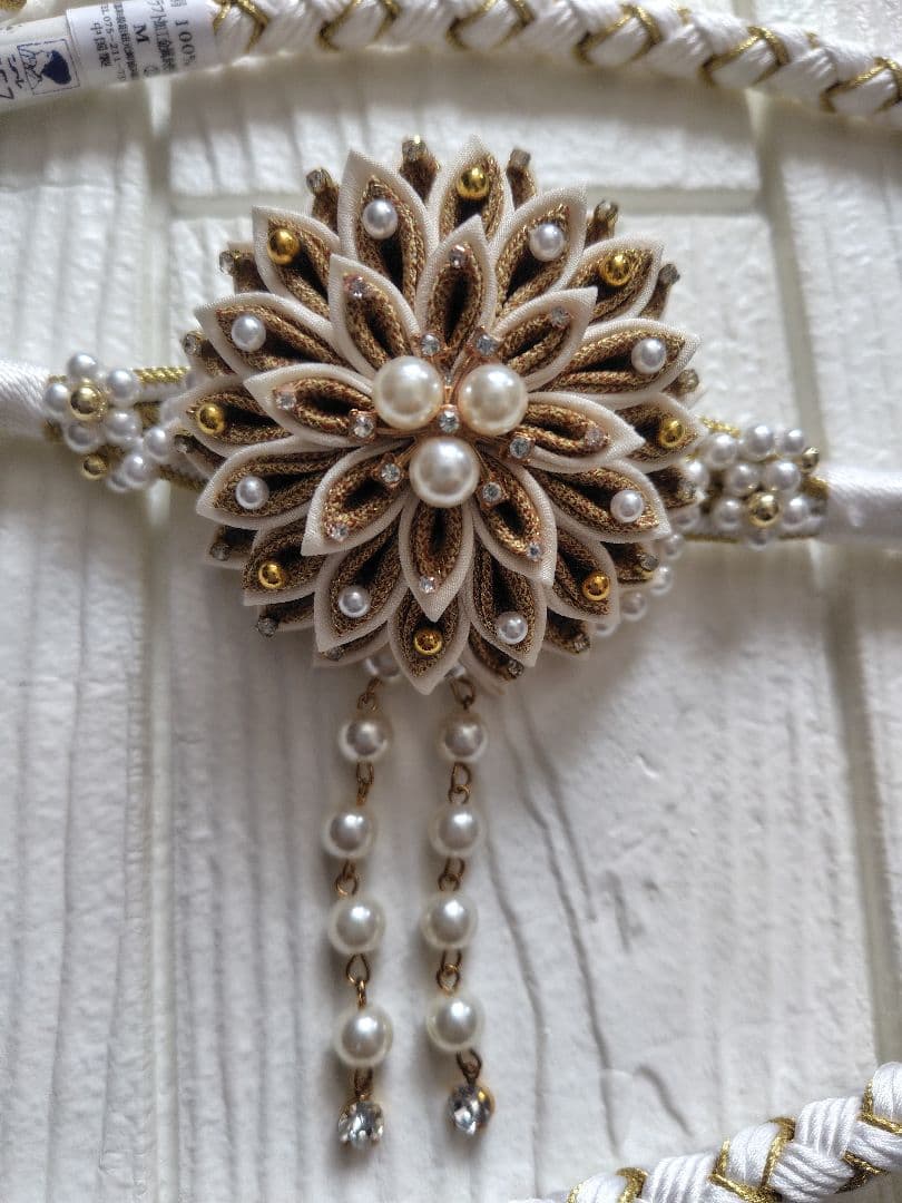 帯揚げ　帯締め　重ね襟　振袖用　成人式　総絞り　オフホワイト系　頭金　パール