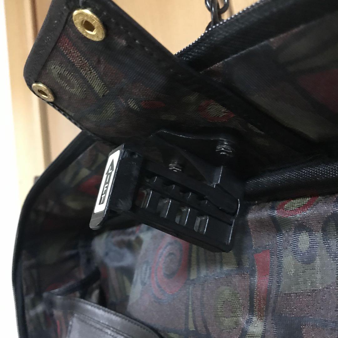 OFOFドイツ マドラー社のレザーガーメントバッグ