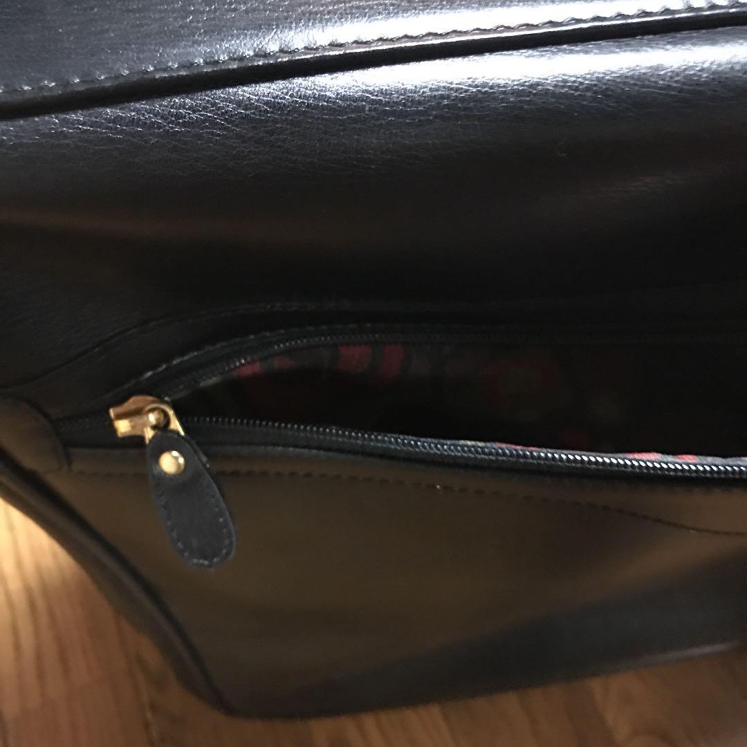 OFOFドイツ マドラー社のレザーガーメントバッグ