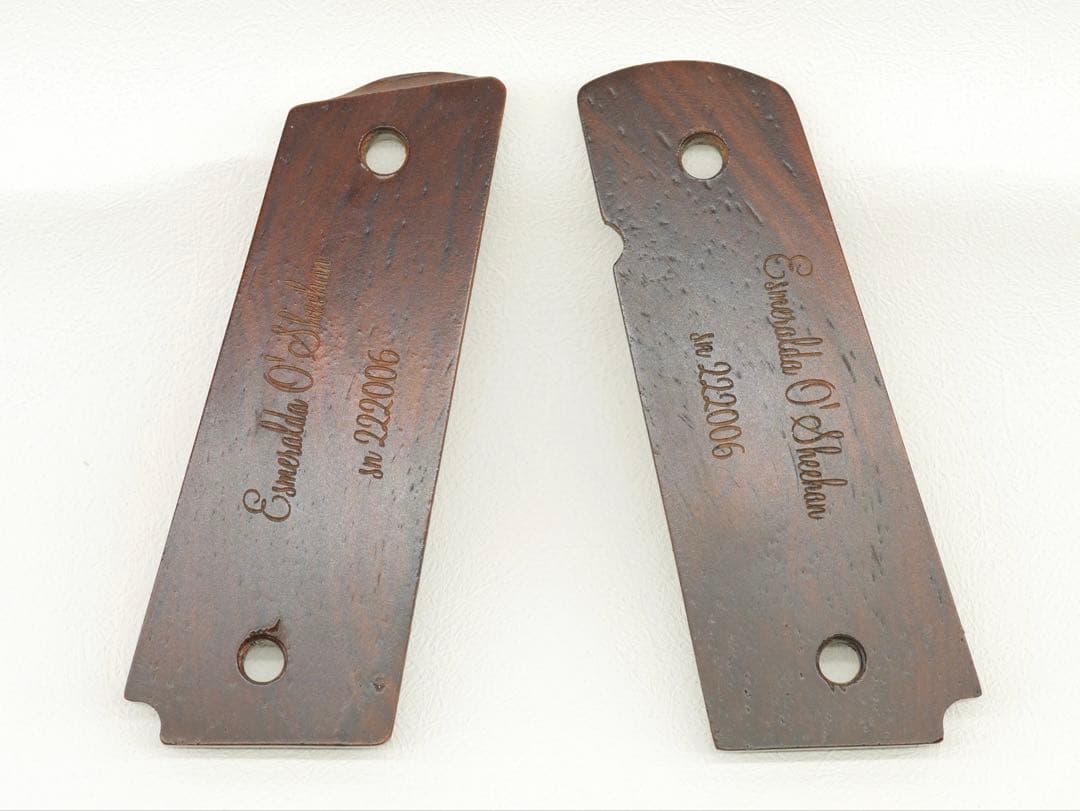 エスメラルダ ガバメント系 フルサイズ ココボロ ダイヤチェッカー 木製グリップ