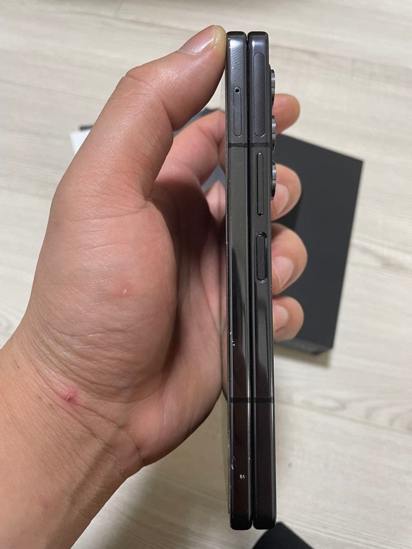 Samsung Galaxy Z Fold5 ブラック