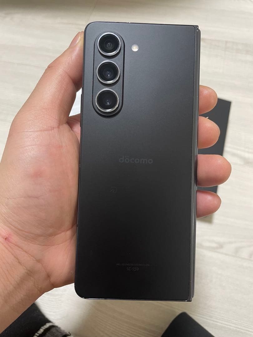 Samsung Galaxy Z Fold5 ブラック