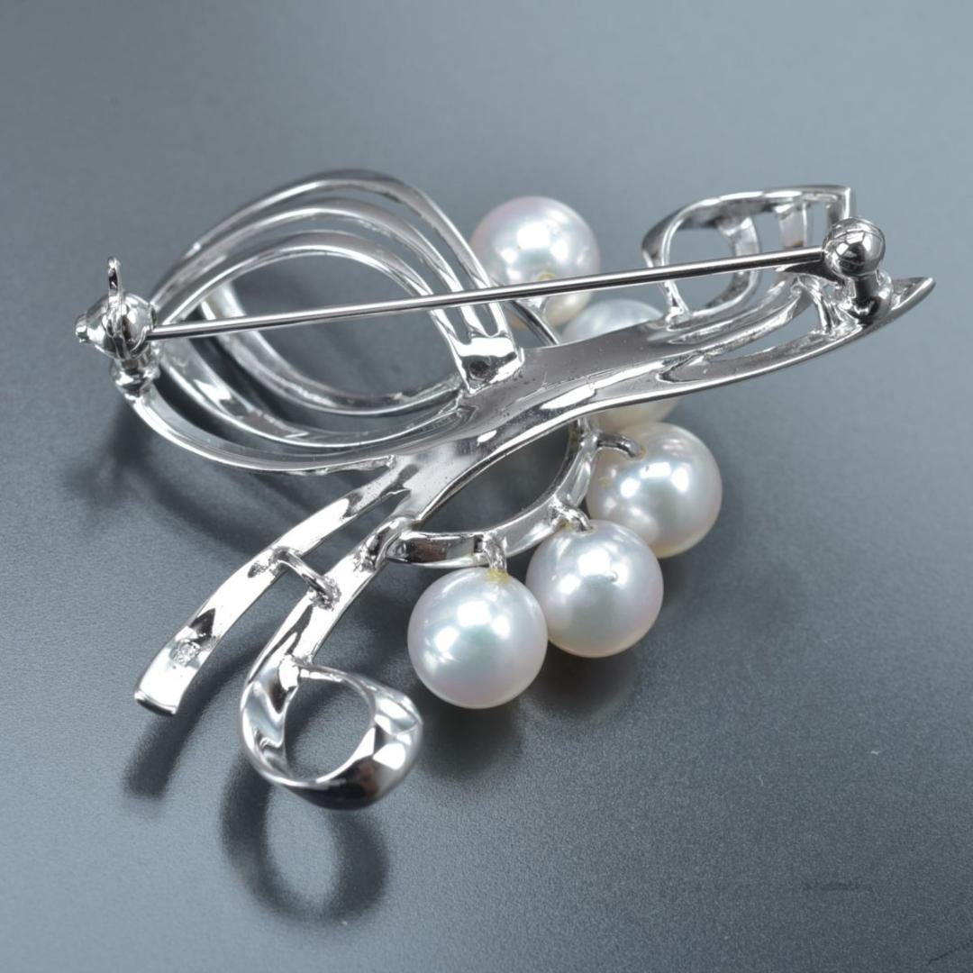 美品 ミキモト アコヤ真珠 ブローチ SV リボン 曲線 パール約6.9mm箱付