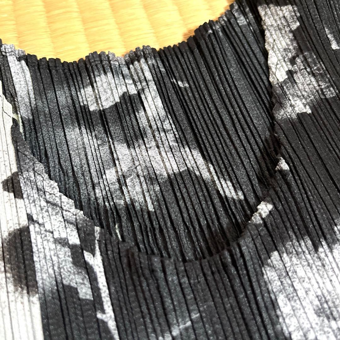 PLEATS PLEASEタンクトップ