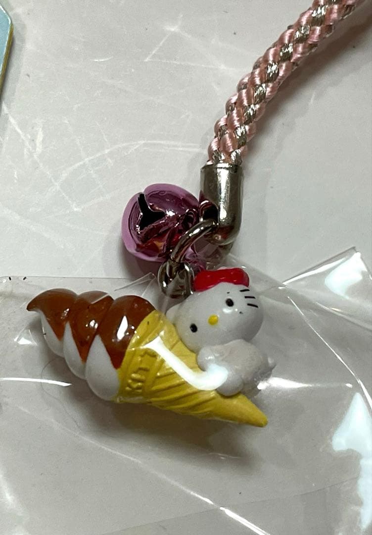 日*1様 ハローキティ 根付 ストラップ　アイスシリーズ　6種