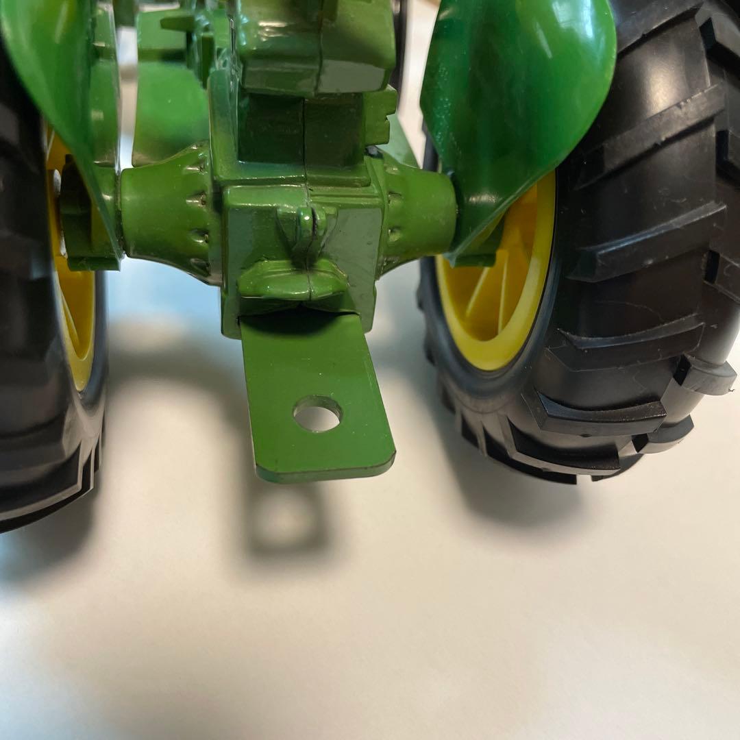 2211.ジョンディアトラクターJD2010 1/16ミニカー