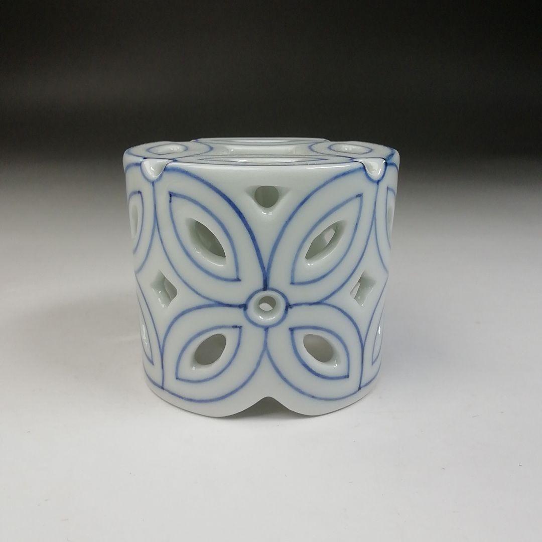 Ｔ９４１　蓋置　『染付　七宝透シ』『紫翠窯　西村徳泉 造』　共箱　茶道具