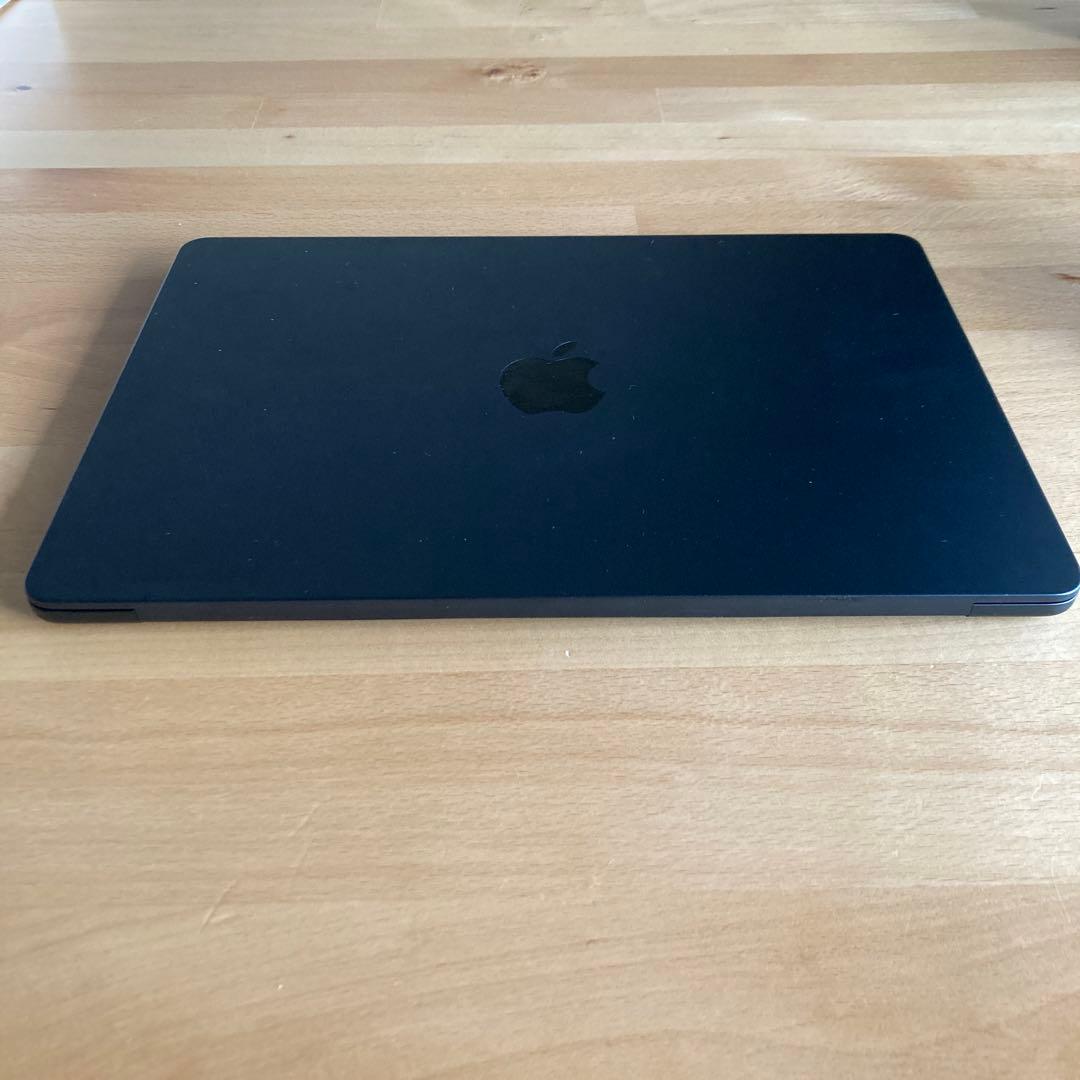 MacBook Air M2 13.6インチ　ミッドナイトブルー