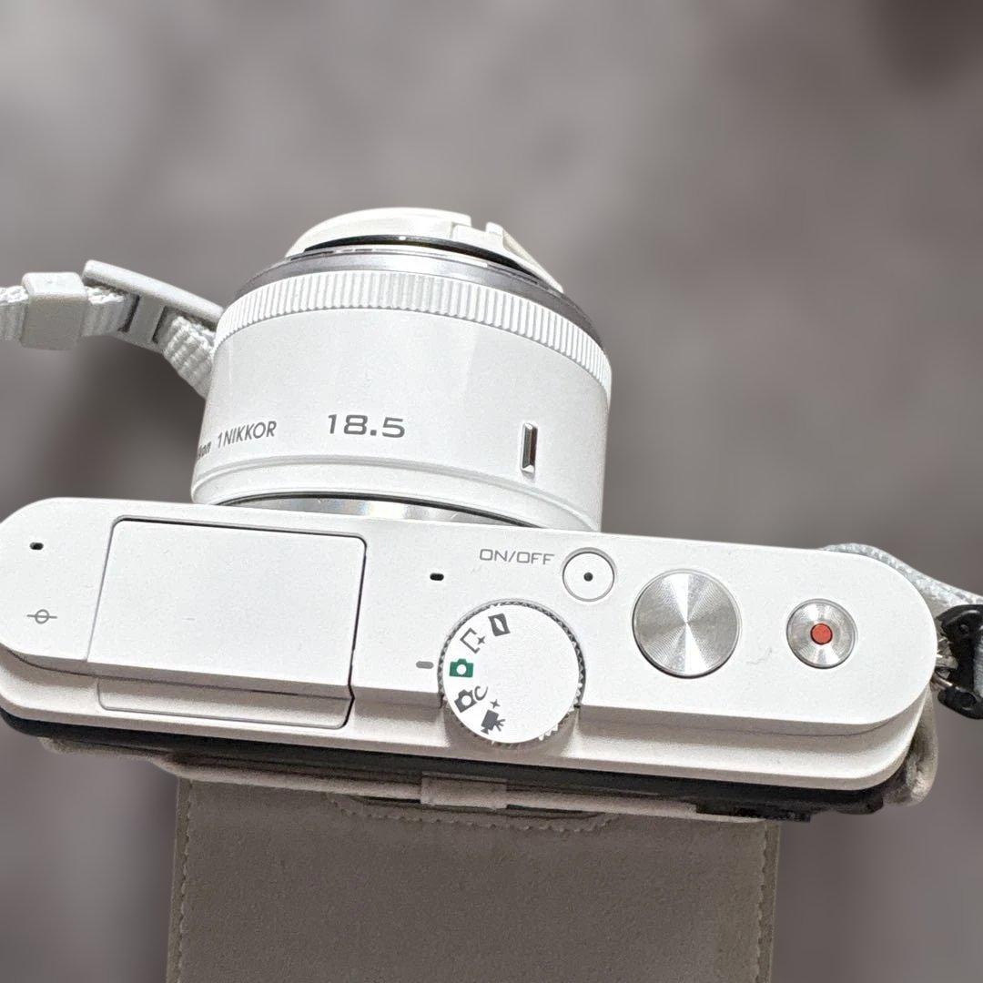 Nikon 1 J3 ミラーレスカメラ 本体