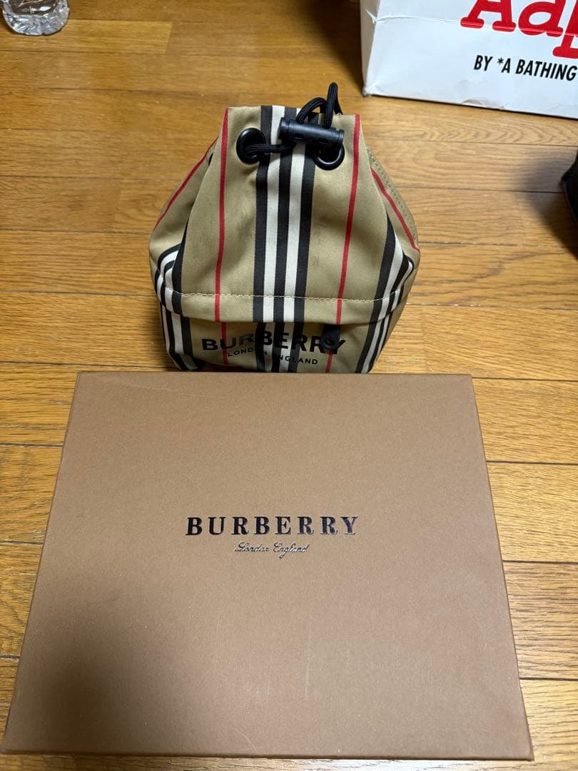 BURBERRY 巾着