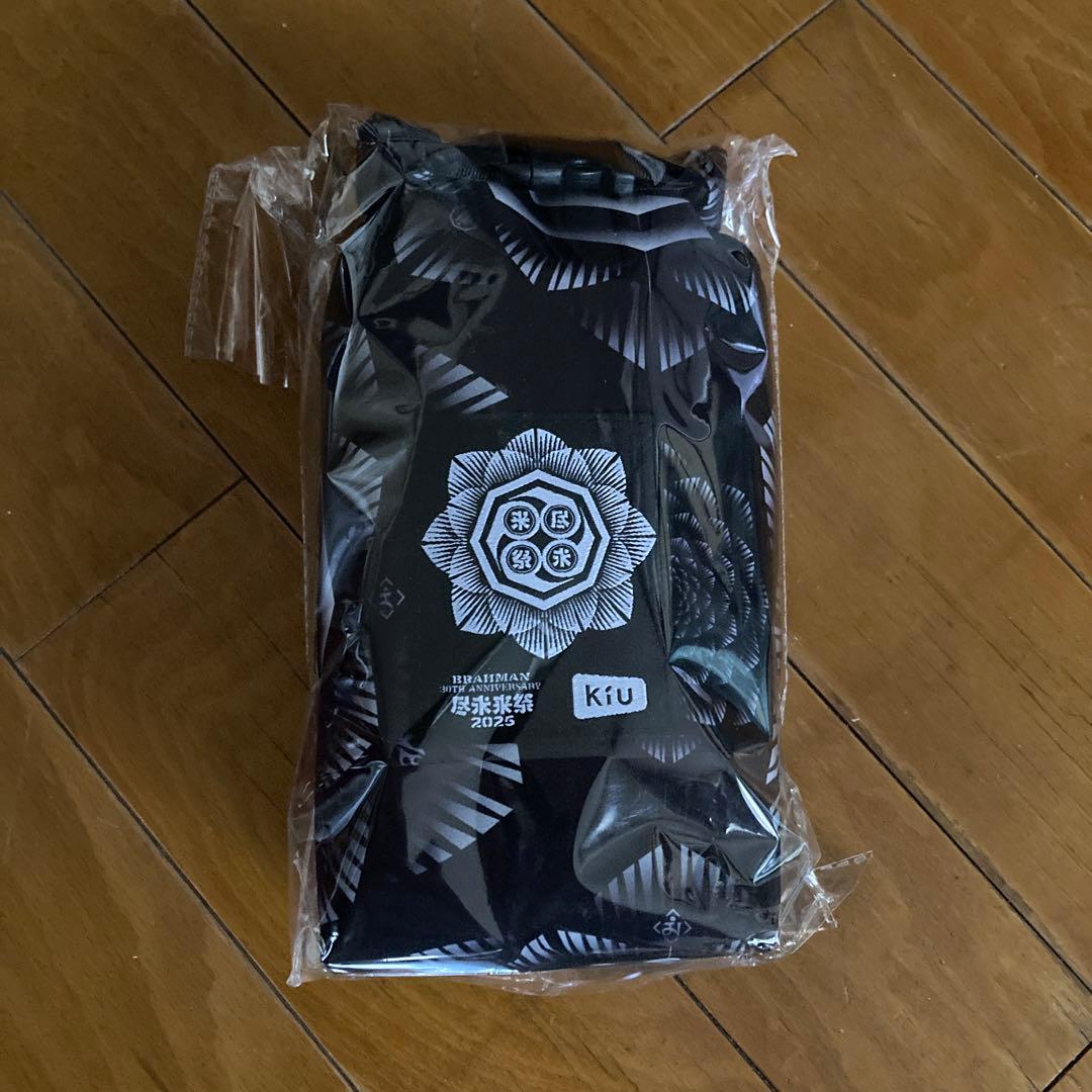 新品未開封　尽未来祭 × KiU コラボポンチョ「VOID」黒 BRAHMAN