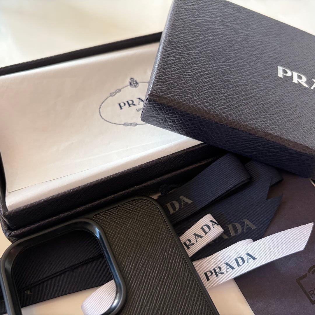 【AYA】PRADA サフィアーノトライアングル iPhone13pro