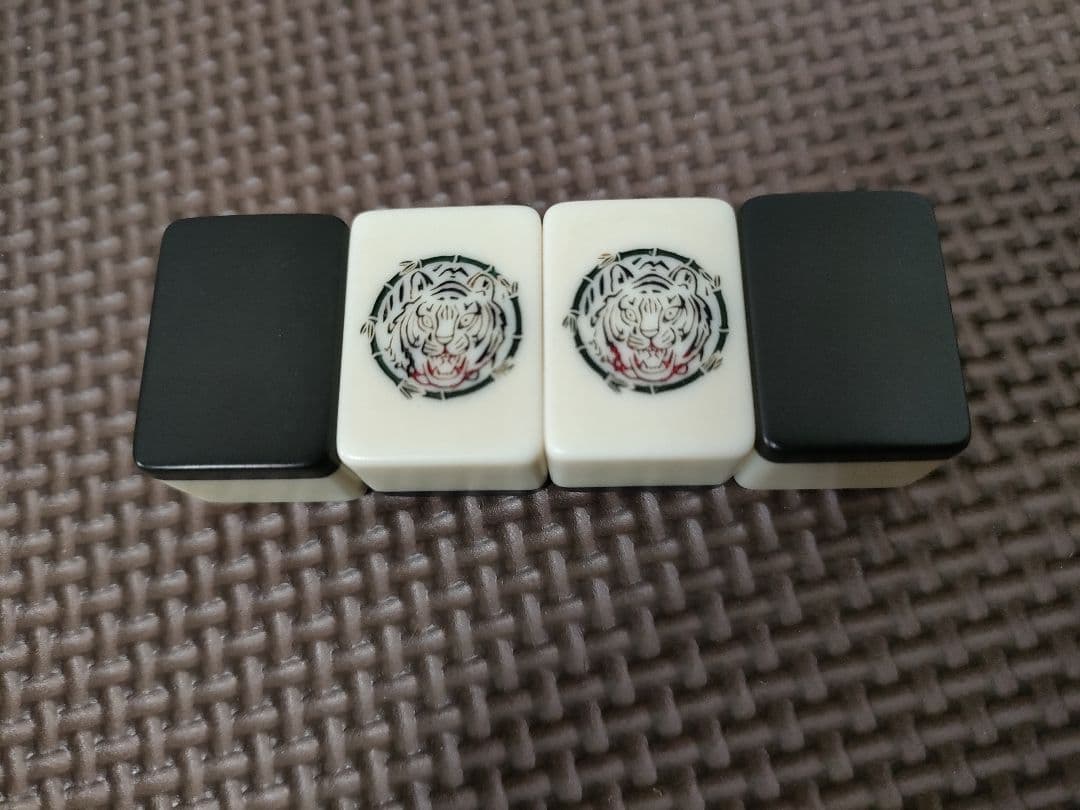 【中古品】　麻雀牌　キングバード　虎牌　背黒　雀鬼
