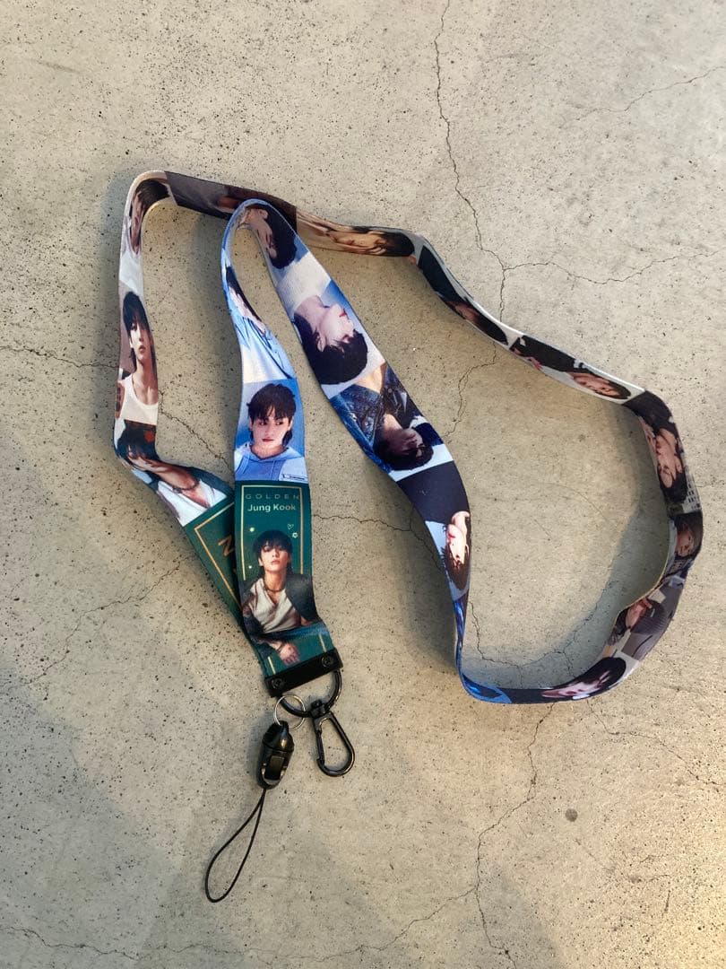 【韓国購入品】BTS ジョングク GOLDENキーホルダー カード