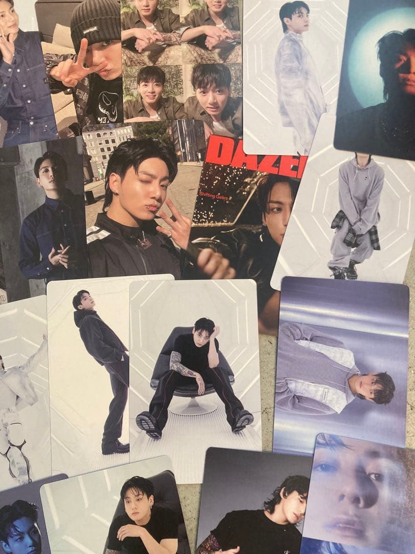 【韓国購入品】BTS ジョングク GOLDENキーホルダー カード