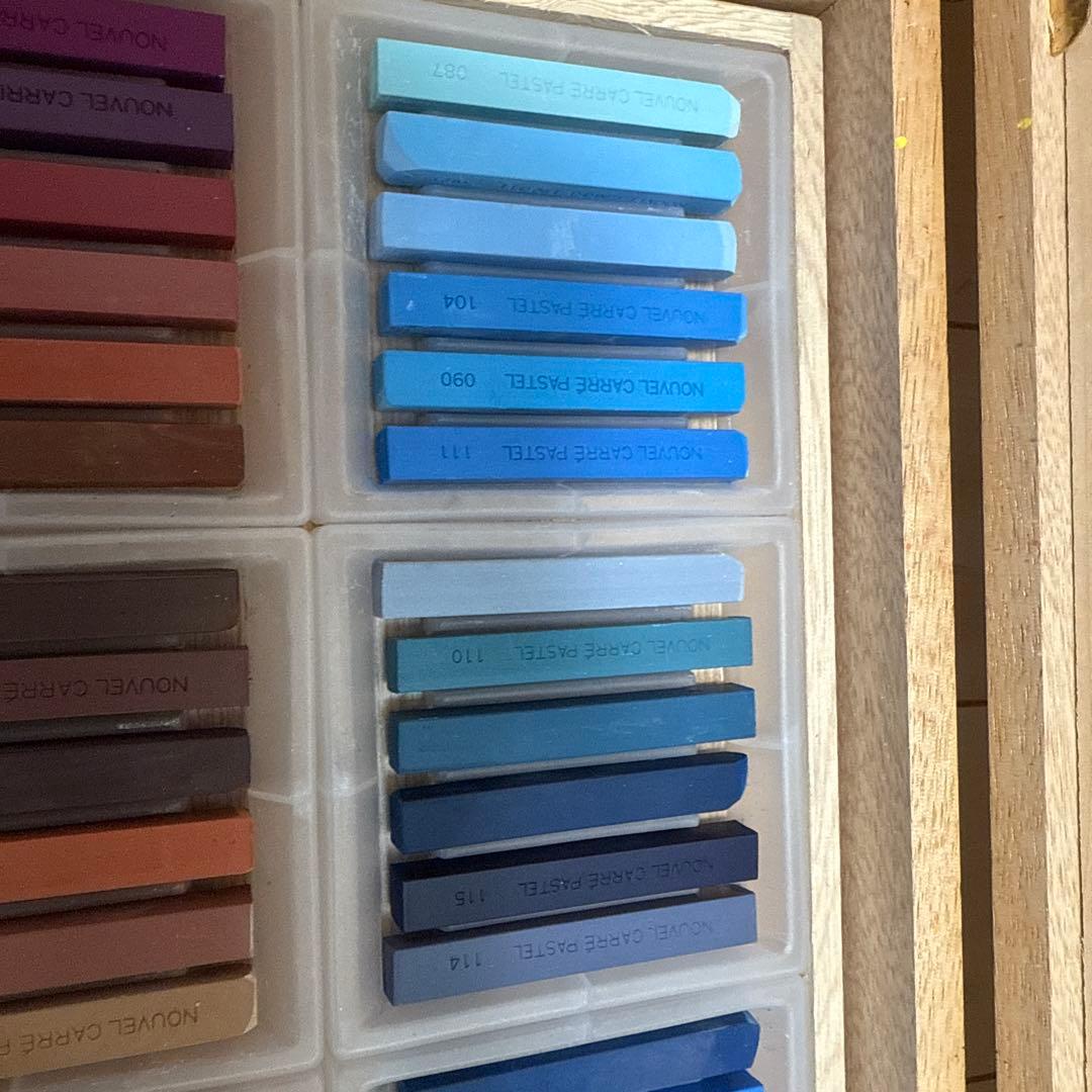 ヌーベルカレーパステル 150色セット 木箱入り