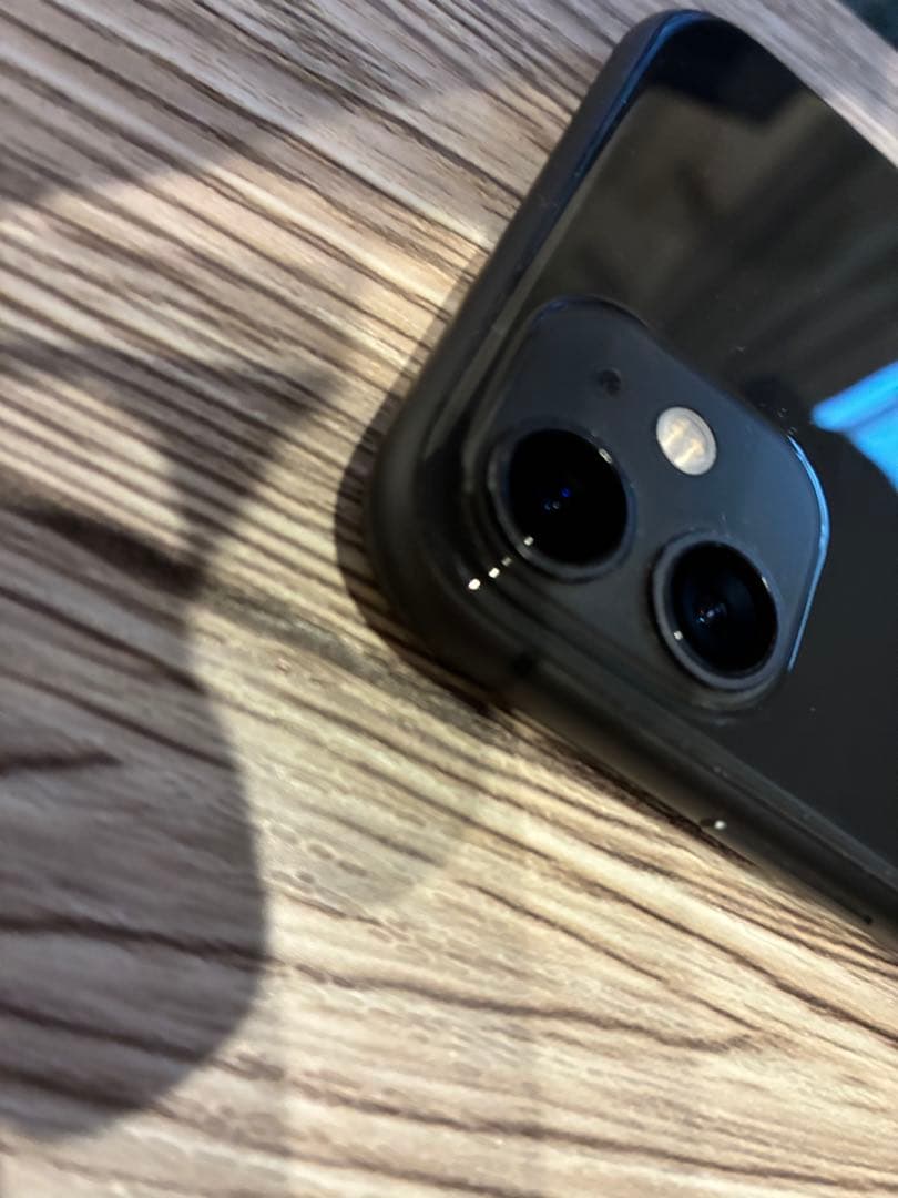 【値下げ】Apple iPhone 11 ブラック　本体（未使用ケーブル付）