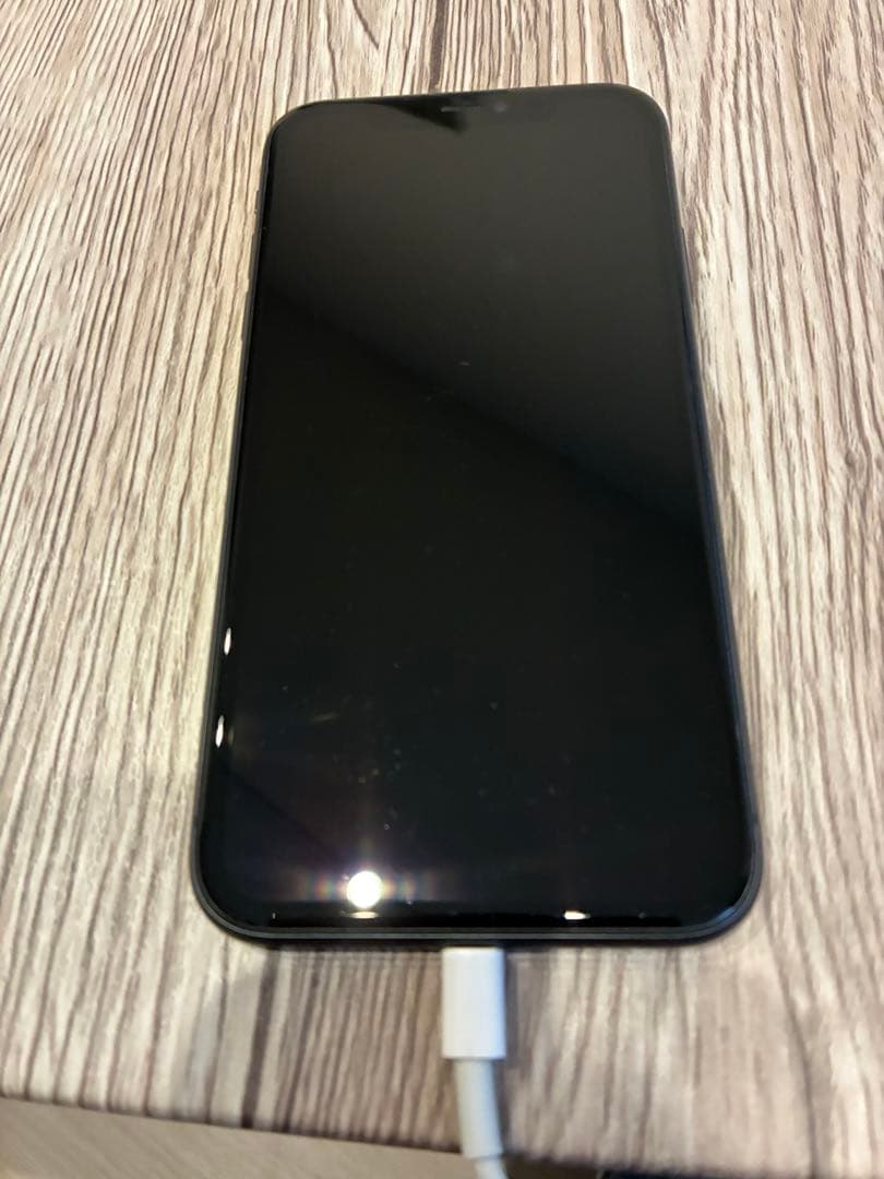 【値下げ】Apple iPhone 11 ブラック　本体（未使用ケーブル付）