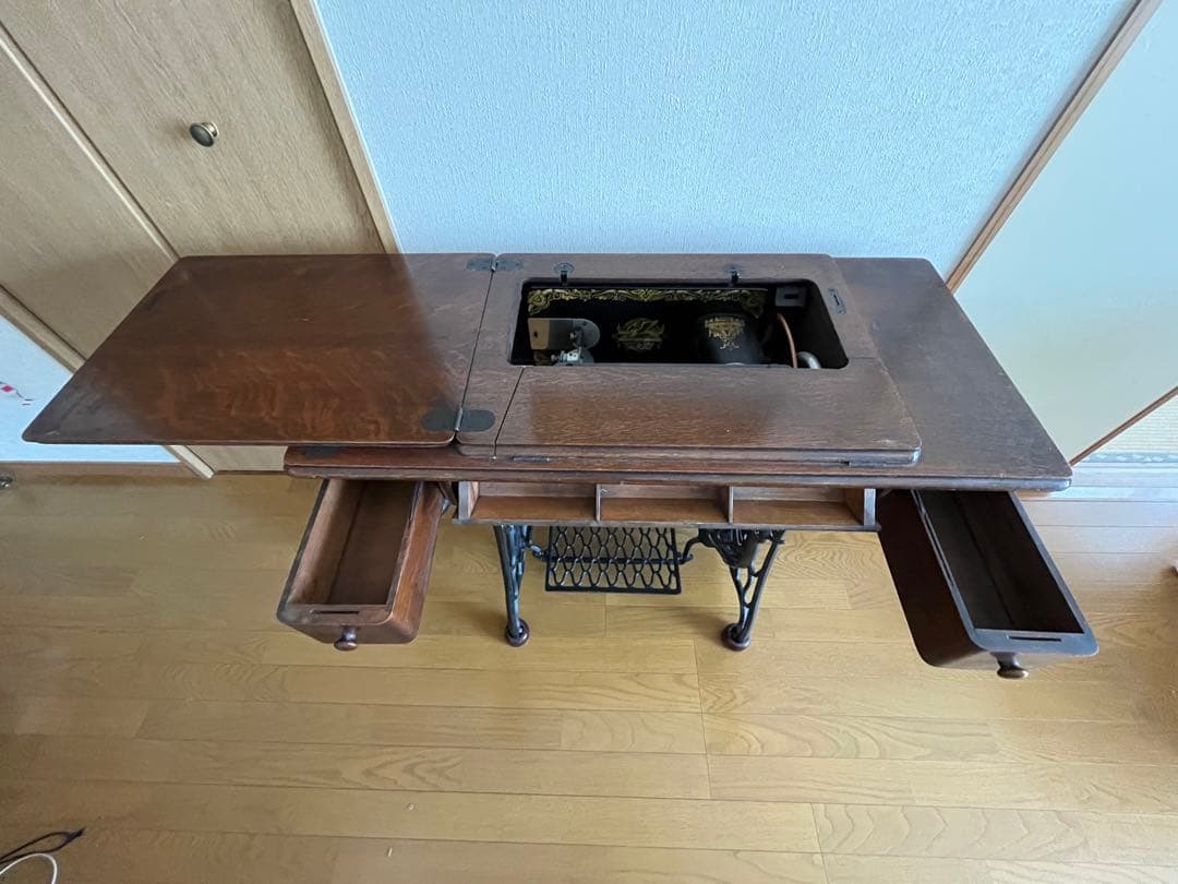 SINGER足踏みミシン ミシンとしての機能あり　もともとアンティーク