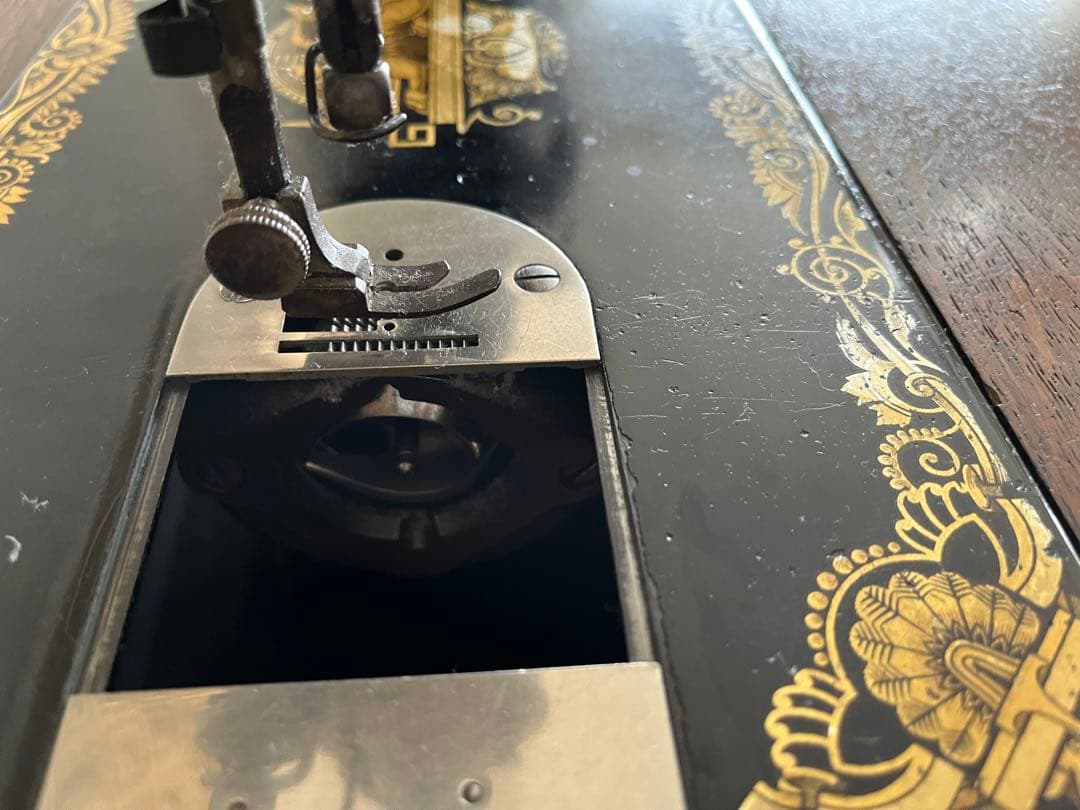 SINGER足踏みミシン ミシンとしての機能あり　もともとアンティーク