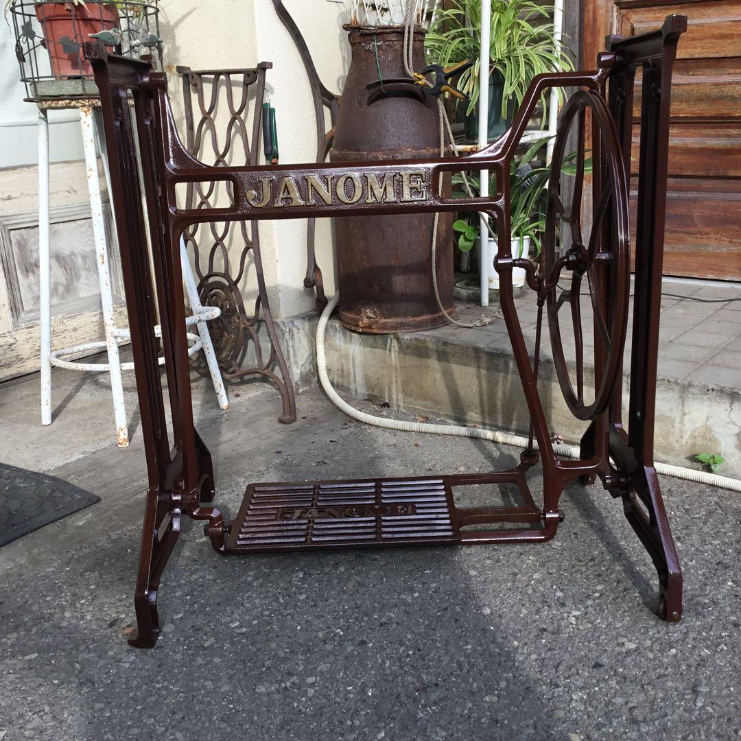 JACK　ジャノメ職業用足踏みミシン鉄脚　大型　 テーブルに！