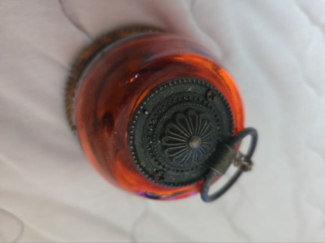 オレンジ色ガラス製ランプ