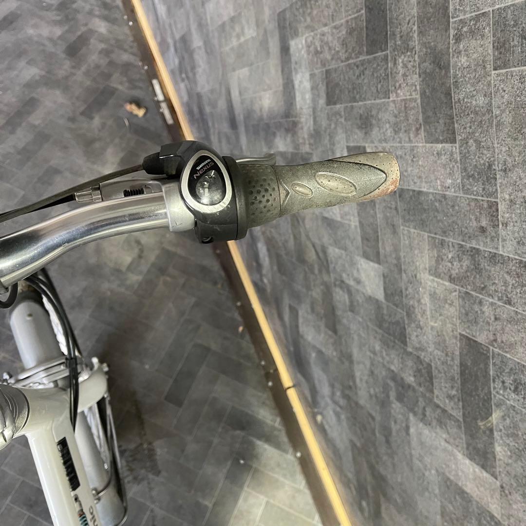 シルバー 電動アシスト自転車 シティタイプ