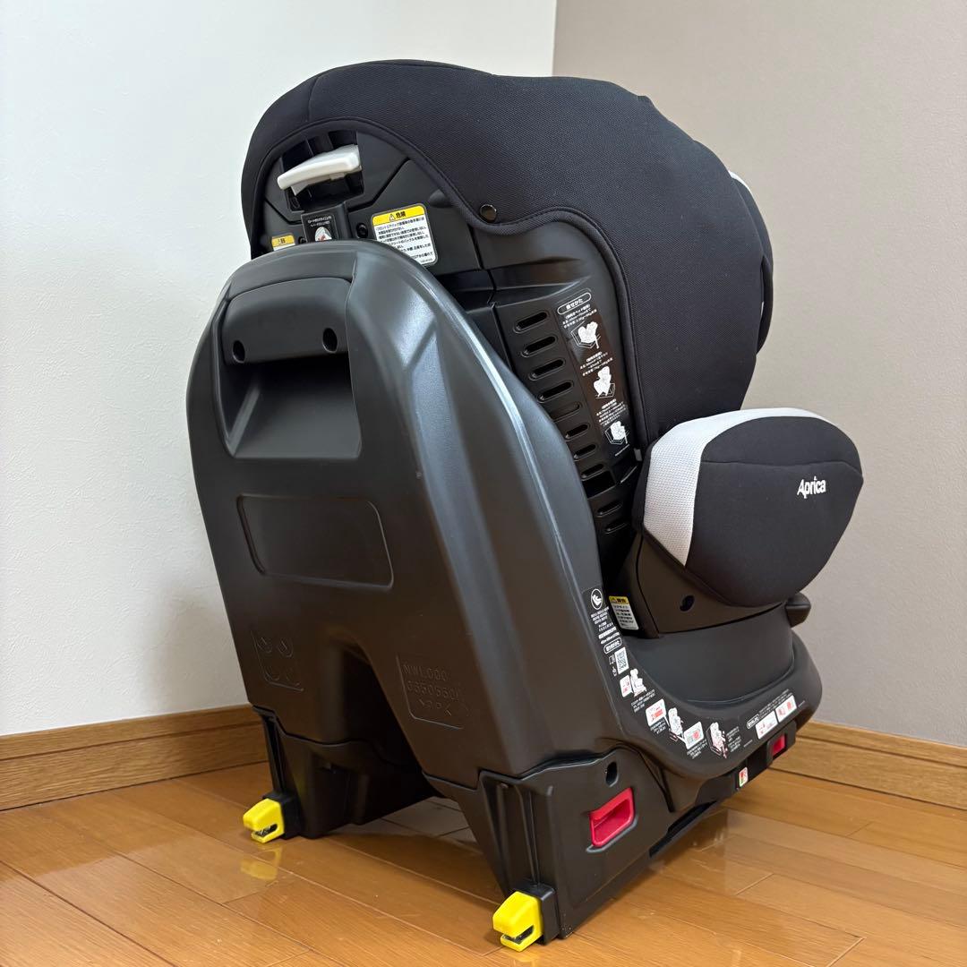Aprica フラディアプラス　ブラック 車用チャイルドシート