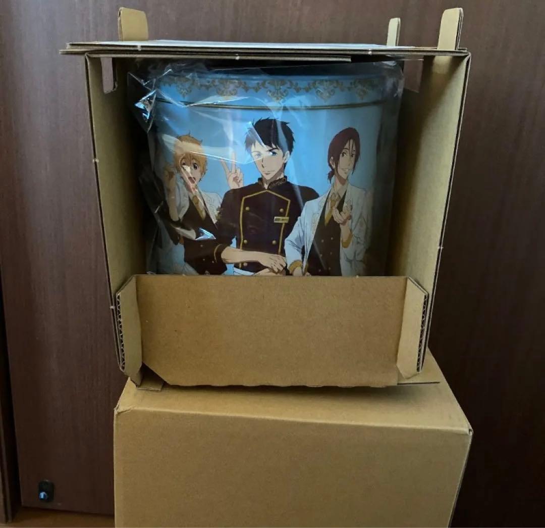 Free！×ココス　クリアファイル、オリジナルキャニスター缶　新品未開封