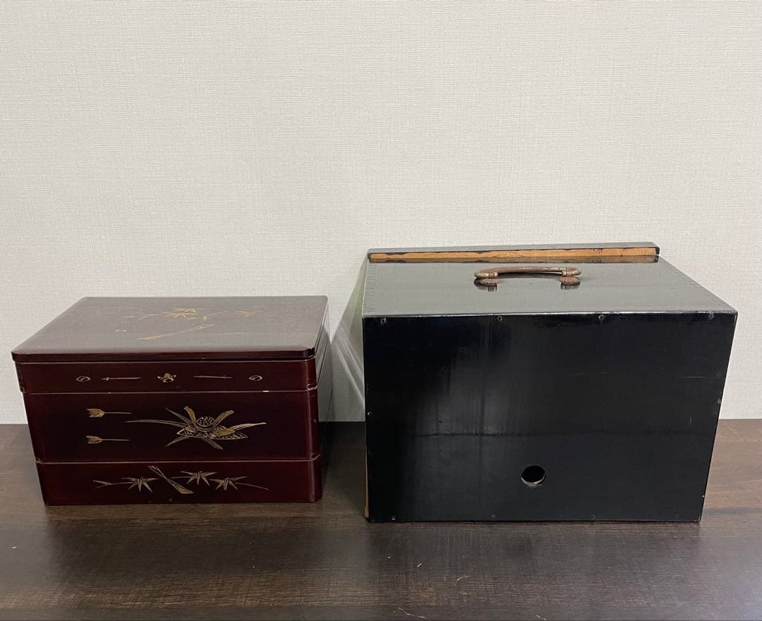 【骨董・漆器】天然木 漆塗 重箱 外箱付き 蒔絵（竹・矢）三段重提重アンティーク