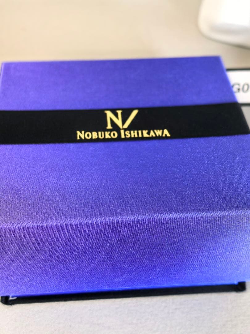 石川暢子 ISHIKAWA NOBUKOアズタイム 葡萄 ブローチ　箱付