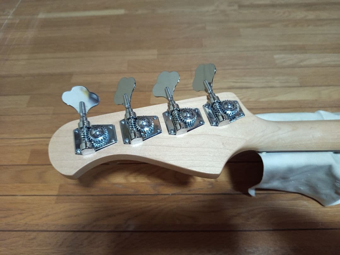 Bacchus ユニバース ジャズベース サンバースト バッカス