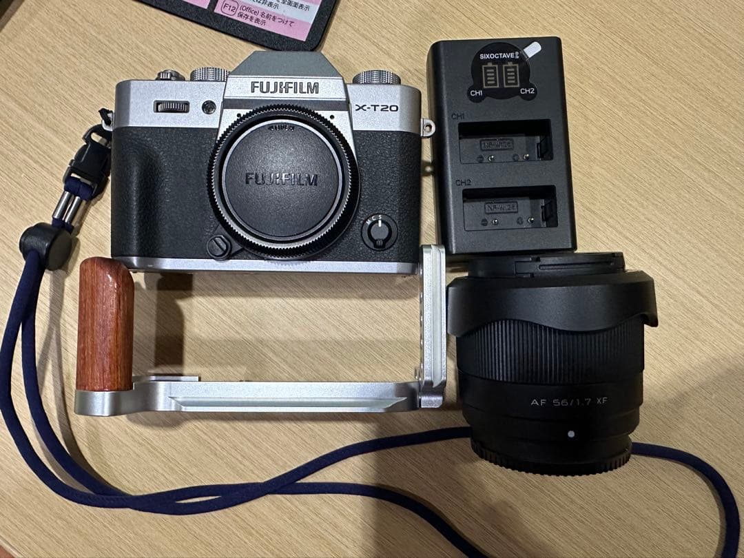 FUJIFILM X-T20 ミラーレス一眼 本体とレンズ付き