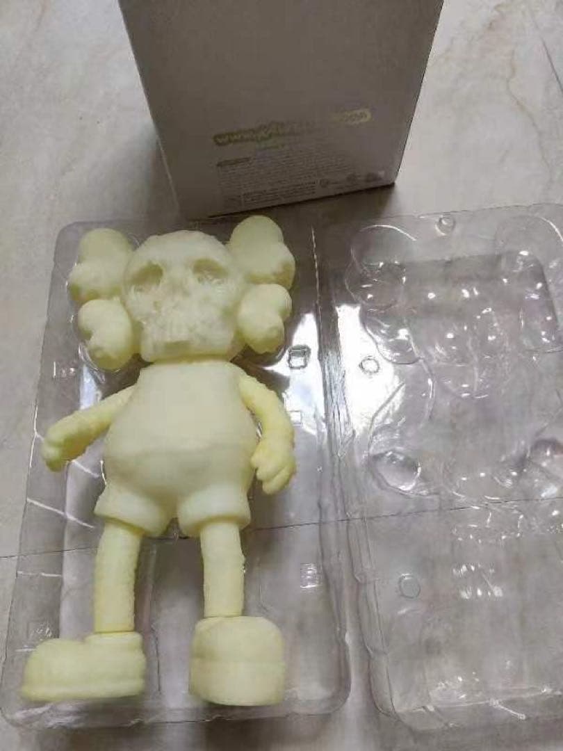 オリジナルフェイク KAWS カウズ コンパニオン パスヘッド バージョンGID
