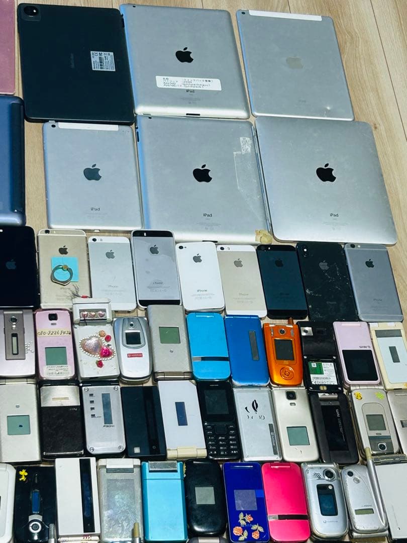 タブレット8台、iPhone10台、携帯73台、アンドロイド13台　ジャンク品