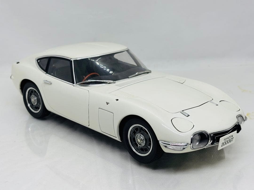 た*し様 1/18 AUTOart オートアートTOYOTA 2000GT大型モ