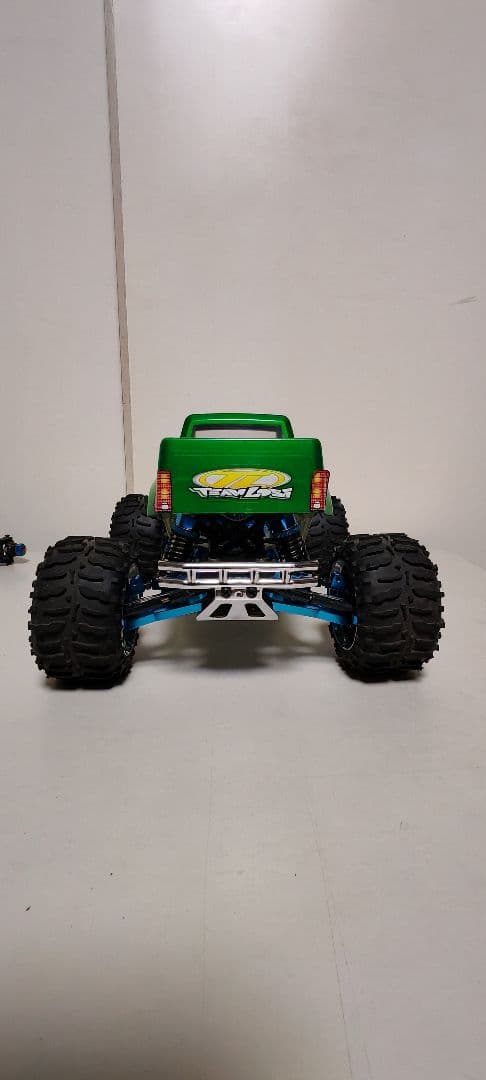 ☆team Losi／ミニＬＳＴ☆１／１８盆栽に☆部品取り２台セット✨