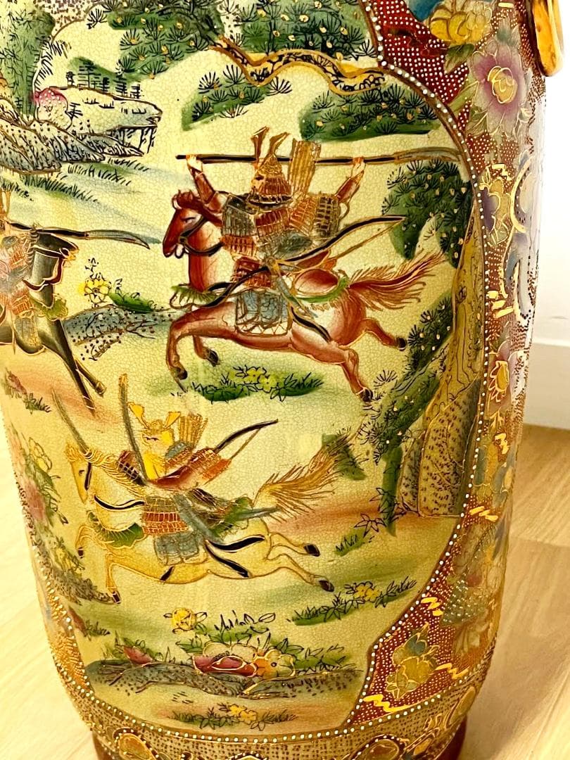 薩摩焼 大花瓶　鶴舞武士戦図　金彩耳双