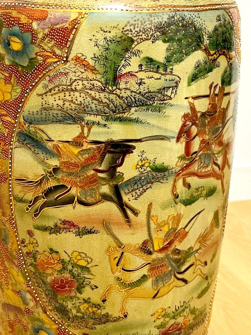 薩摩焼 大花瓶　鶴舞武士戦図　金彩耳双