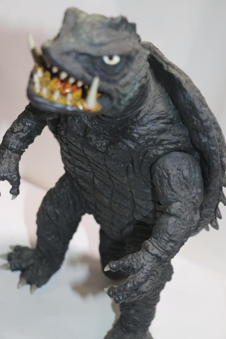貴重昭和版　ガメラ（大映映画）の大型フィギャー　全高：約２７㎝　完成品　中古品