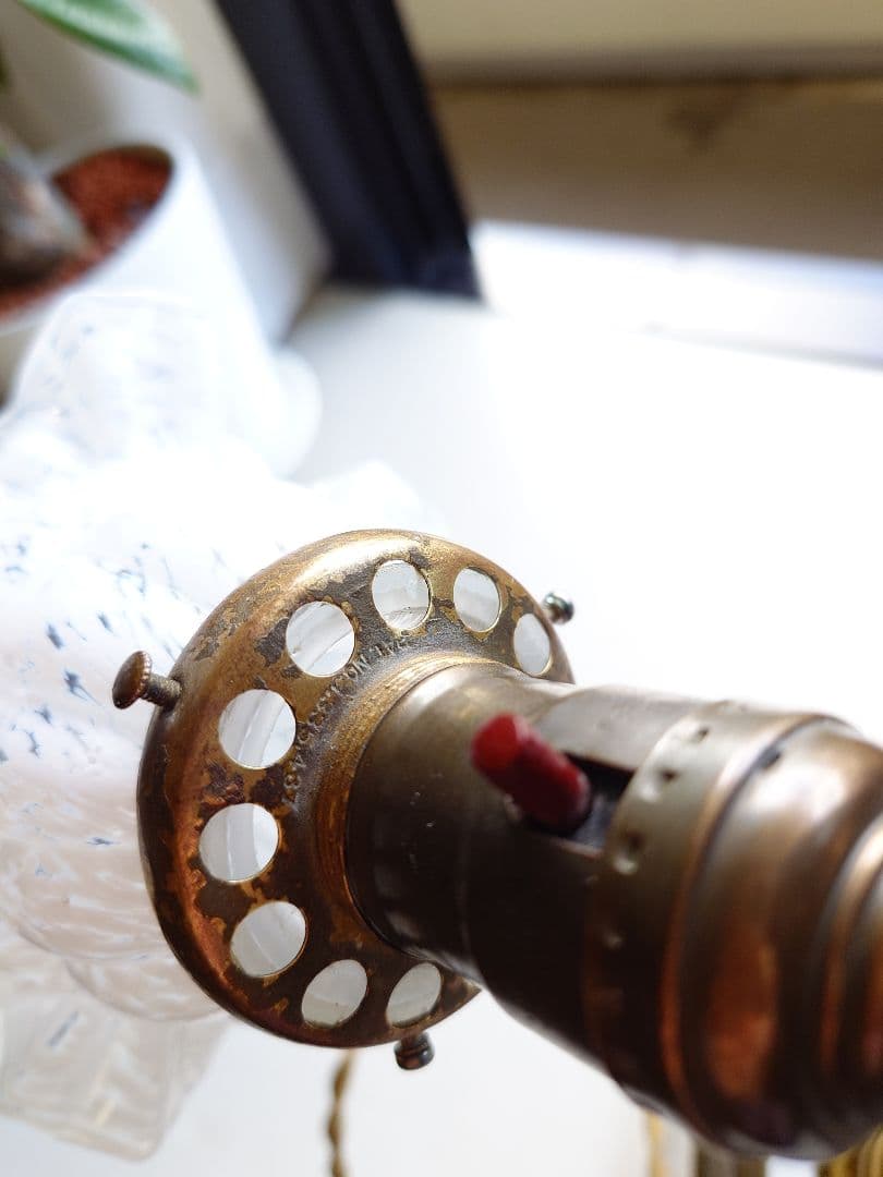 フランス製シェード　ビンテージランプ　1940 年　フェントンお好きな方にも