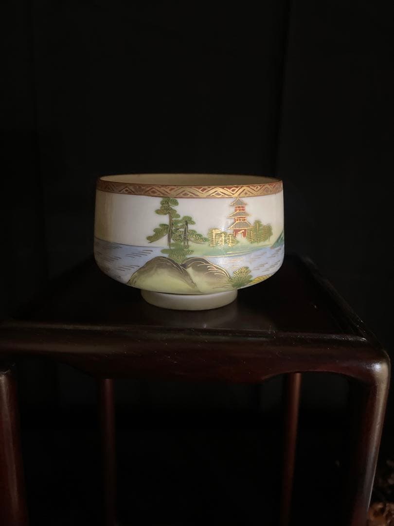 九谷焼コーヒーカップ　明治時代輸出品　手書き風景画　細密画　金彩　金蘭手