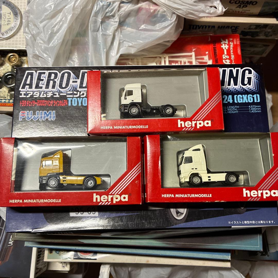herpa トレーラーヘッド、３台セット