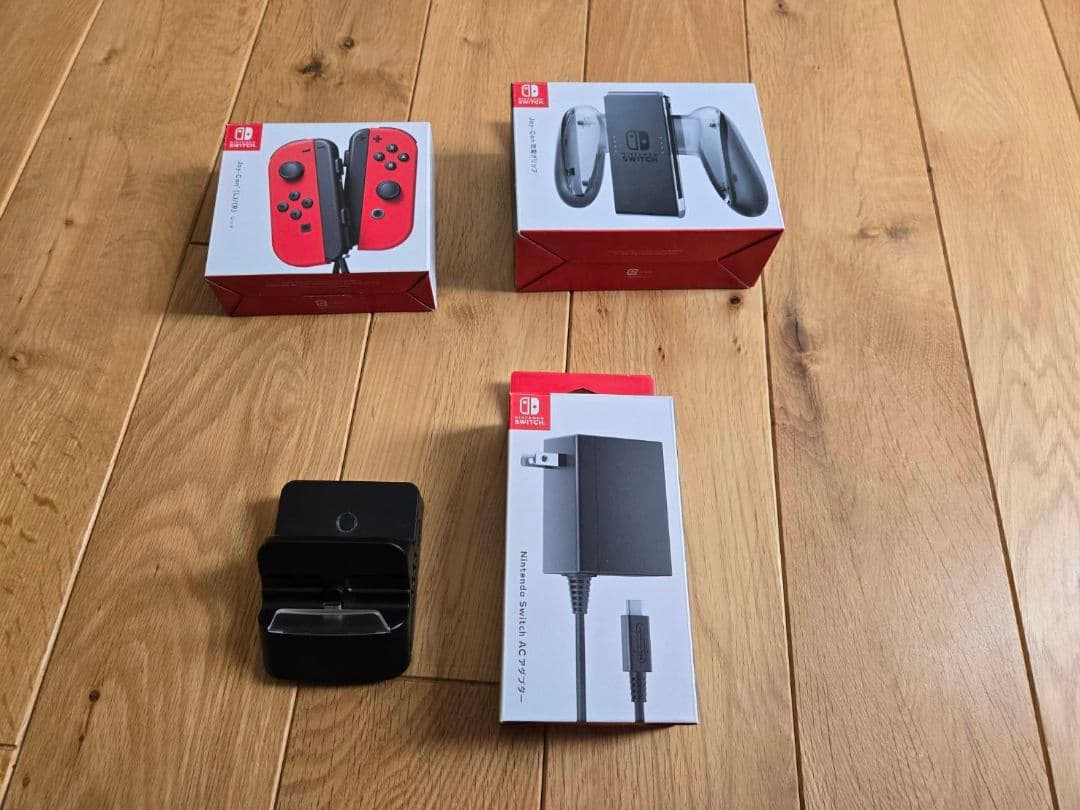 Nintendo Switch 本体(Joy-Conグレー) セミハードケース付