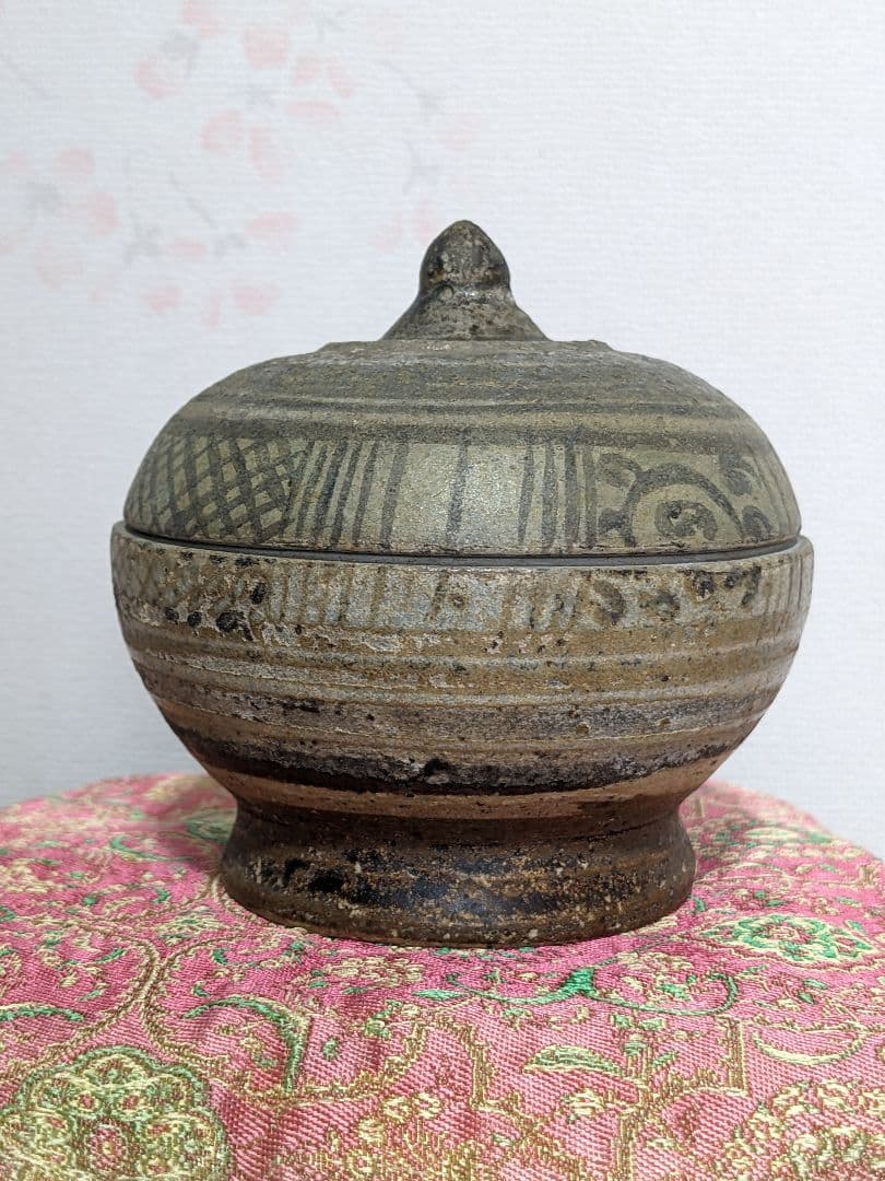 ♦古陶磁 安南染付 マンゴスチン 掛分け蓋物 サワンカローク 宋胡録 骨董品