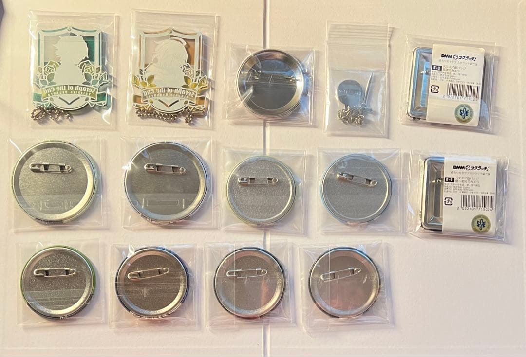 終わりのセラフ　バッジ　アクリルキーホルダー　ミカエラ　優一郎　セット