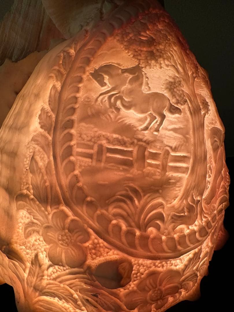 シェルランプ　アンティーク　貝殻の彫刻ランプ　カメオ