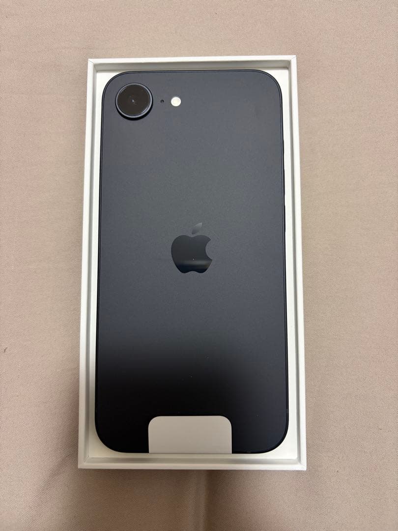Apple iPhone 16e 128GB ブラック 即発送
